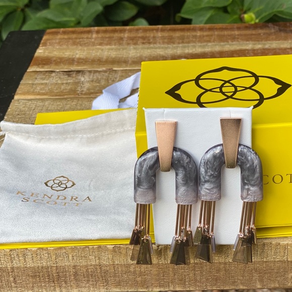 Kendra Scott Conner Large Statement Earrings - Picture 3 of 4